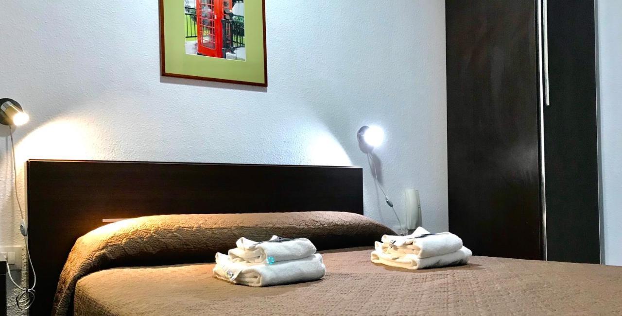 Hostal Carlos 2 La Línea de la Concepción Exteriör bild