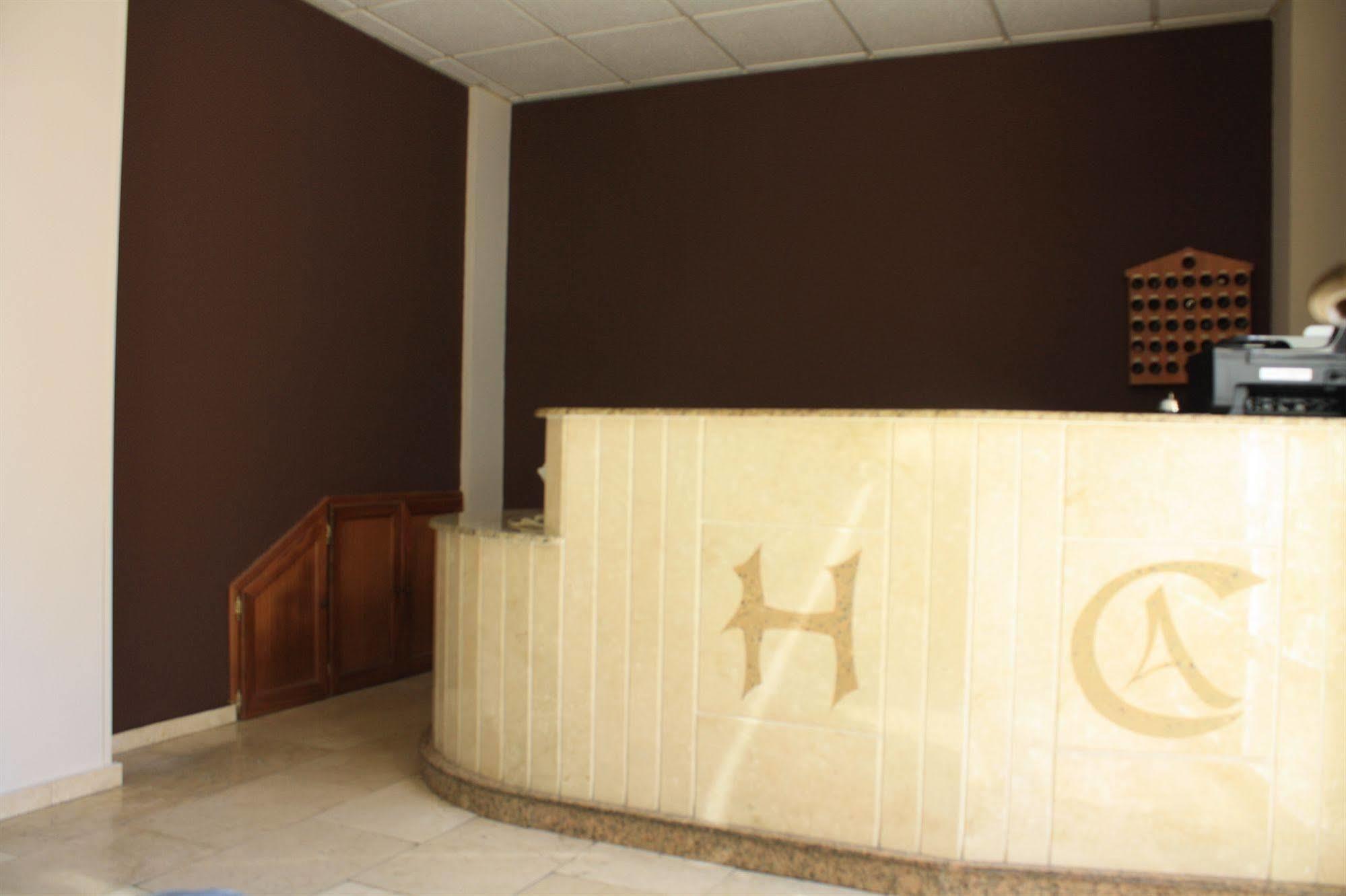 Hostal Carlos 2 La Línea de la Concepción Exteriör bild