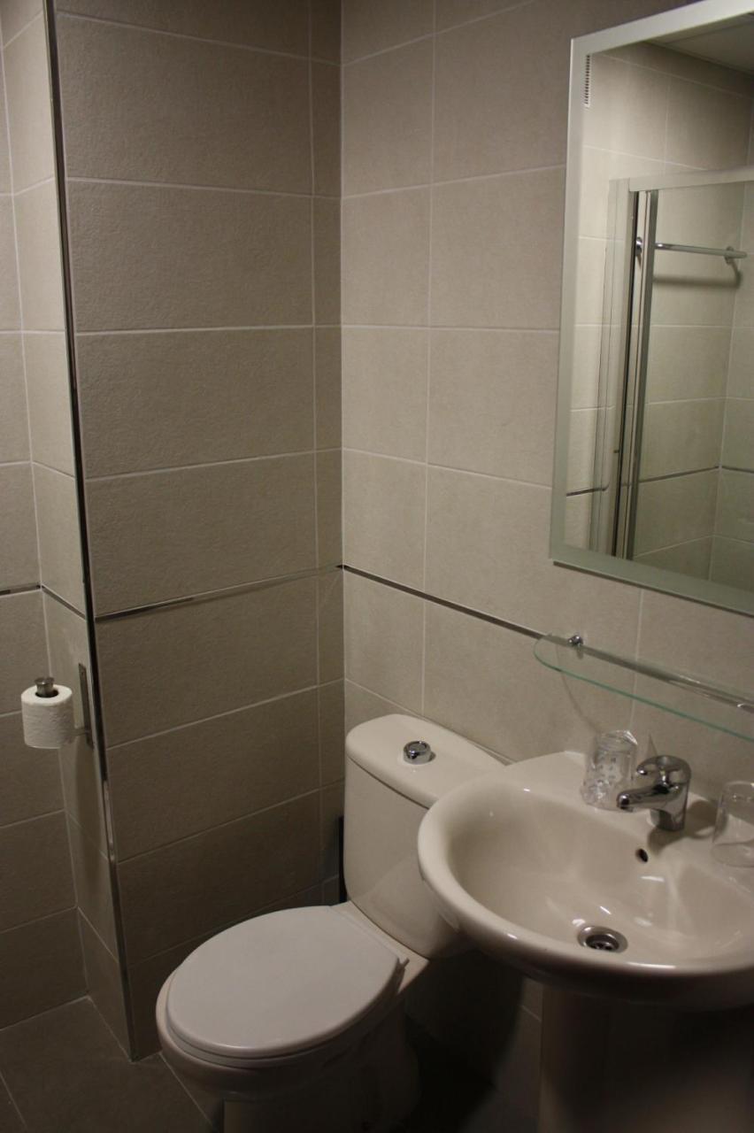 Hostal Carlos 2 La Línea de la Concepción Exteriör bild